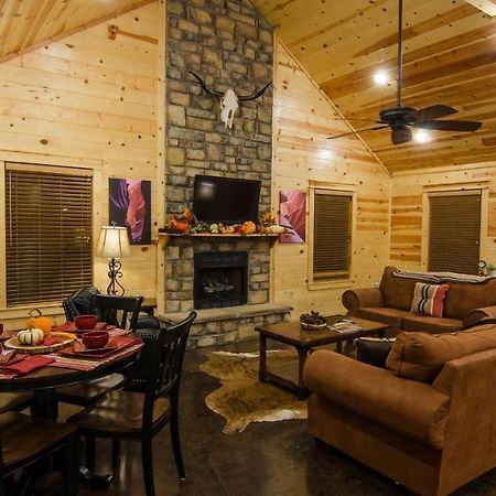 Shine On Harvest Moon W Bbq Villa Broken Bow Exterior photo