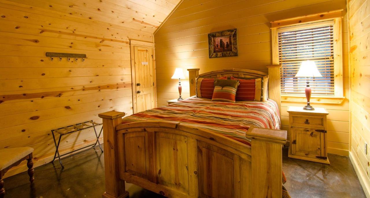Shine On Harvest Moon W Bbq Villa Broken Bow Exterior photo
